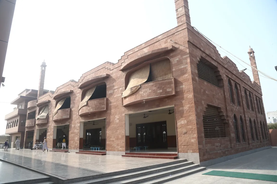 Idara Ma’arif-ul-Quran school gallery image